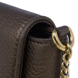 مملوكة مسبقًا Gucci Metallic Gold Leather Small Logo Detail Chain Link Crossbody Bag