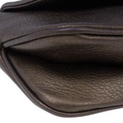 مملوكة مسبقًا Gucci Metallic Gold Leather Small Logo Detail Chain Link Crossbody Bag