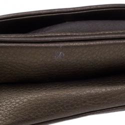 مملوكة مسبقًا Gucci Metallic Gold Leather Small Logo Detail Chain Link Crossbody Bag