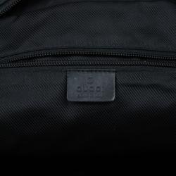 مملوكة مسبقًا حقيبة غوتشي بيستون مونوغرامية سوداء كبيرة