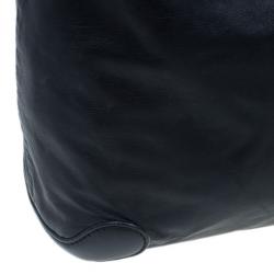 مملوكة مسبقًا حقيبة غوتشي ميتالك جلد أسود صغيرة جالاكسي هوبو