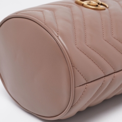 Pre Owned حقيبة غوتشي مارمونت تورشون باكيت مزينة جي جي شعار الماركة 