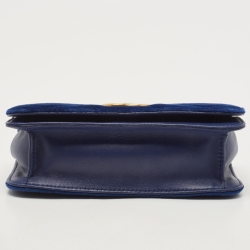 مملوكة مسبقًا حقيبة كروس غوتشي ميني جي جي مارمونت جلد وقطيفة ماتيلاسيه زرقاء