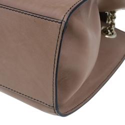 مملوكة مسبقًا Gucci Nude Leather Large Emily Chain Shoulder Bag