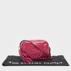Pre Owned Gucci Fuchsia Patent Leather Small Soho Disco Crossbody Bag