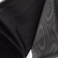 مملوكة مسبقًا Gucci Black Microguccissima Leather Compact Wallet