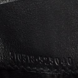 مملوكة مسبقًا Gucci Black Microguccissima Leather Compact Wallet
