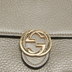 مملوكة مسبقًا Gucci Grey Leather Interlocking G Wallet On Chain