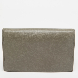 مملوكة مسبقًا Gucci Grey Leather Interlocking G Wallet On Chain