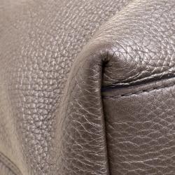 مملوكة مسبقًا Gucci Metallic Grey Leather Medium Soho Tote
