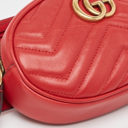 مملوكة مسبقًا Gucci Red Matelassé Leather GG Marmont Belt Bag