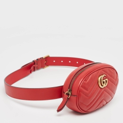 مملوكة مسبقًا Gucci Red Matelassé Leather GG Marmont Belt Bag