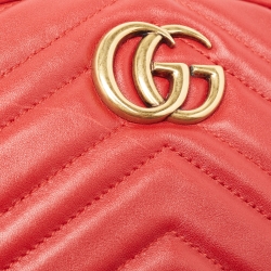 مملوكة مسبقًا Gucci Red Matelassé Leather GG Marmont Belt Bag