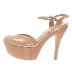 مملوكة مسبقًا Gucci Nude Patent Leather Ankle Strap Platform Sandals Size 39.5