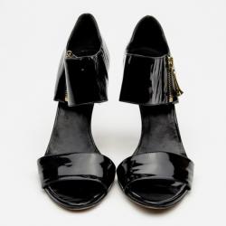 مملوكة مسبقًا Gucci Black Patent 'Drew' Sandals Size 40