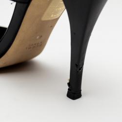 مملوكة مسبقًا Gucci Black Patent 'Drew' Sandals Size 40