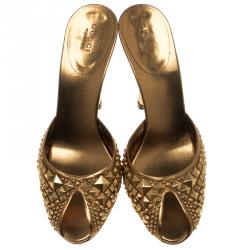 Pre Owned Gucci Metallic Gold Studded Leather Peep Toe Slide Mules Size 39