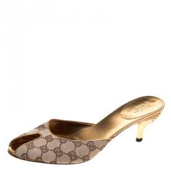 مملوكة مسبقًا حذاء غوتش ي مقدمة مفتوحة كعب مرصع كانفاس GG بيج مقاس 39