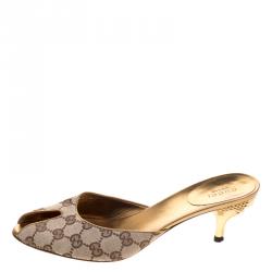 مملوكة مسبقًا حذاء غوتشي مقدمة مفتوحة كعب مرصع كانفاس GG بيج مقاس 39