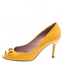 مملوكة مسبقًا Gucci Yellow Patent Leather Horsebit Peep Toe Pumps Size 39.5