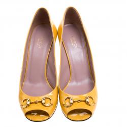 مملوكة مسبقًا Gucci Yellow Patent Leather Horsebit Peep Toe Pumps Size 39.5