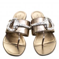 Pre Owned Gucci Metalllic Grey Leather Crystal Embellished Horsebit Flat Thongs Size 40