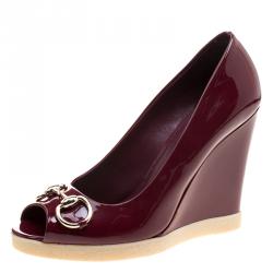 Pre Owned Gucci Cherry Red Patent Leather Horsebit Peep Toe Wedge Pumps Size 38.5