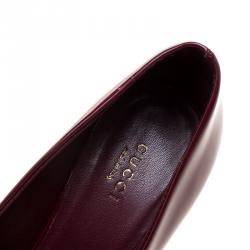 Pre Owned Gucci Cherry Red Patent Leather Horsebit Peep Toe Wedge Pumps Size 38.5