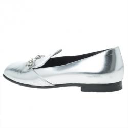 مملوكة مسبقًا Gucci Silver Metallic Leather Horsebit Loafers Size 37.5
