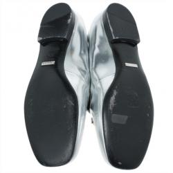 مملوكة مسبقًا Gucci Silver Metallic Leather Horsebit Loafers Size 37.5