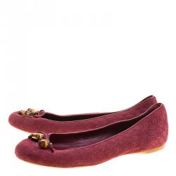 مملوكة مسبقًا Gucci Bordeaux Microguccissima Embossed Suede Bamboo Tassel Ballet Flats Size 38.5