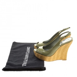 مملوكة مسبقًا Gucci Green Patent Leather Strafish Raffia Wedge Slingback Platform Sandals Size 39