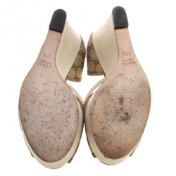 Pre Owned صندل غوتشي نعل روكي دورسيه مقدمة مفتوحة بامبو كانفاس GG بيج مقاس 37.5