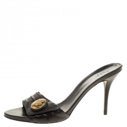 مملوكة مسبقًا حذاء سلايدز غوتشي هيستريا جلد أسود مقاس 38.5