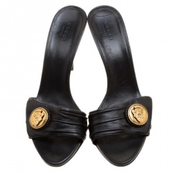 مملوكة مسبقًا حذاء سلايدز غوتشي هيستريا جلد أسود مقاس 38.5