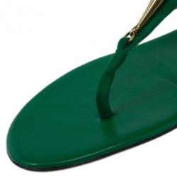 مملوكة مسبقًا صندل بأصبع غوتشي جلد مدبوغ هورسبيت أخضر مقاس 39.5