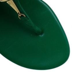 مملوكة مسبقًا صندل بأصبع غوتشي جلد مدبوغ هورسبيت أخضر مقاس 39.5