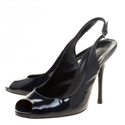 مملوكة مسبقًا صندل غوتشي فتحة كعب مقدمة مفتوحة جلد لامع كحلي مقاس 38