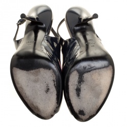 مملوكة مسبقًا صندل غوتشي فتحة كعب مقدمة مفتوحة جلد لامع كحلي مقاس 38