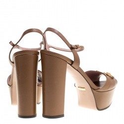 مملوكة مسبقًا صندل غوتشي كلوديا هورسبيت جلد ثعبان بني نعل سميك مقاس 37