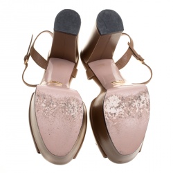 مملوكة مسبقًا صندل غوتشي كلوديا هورسبيت جلد ثعبان بني نعل سميك مقاس 37