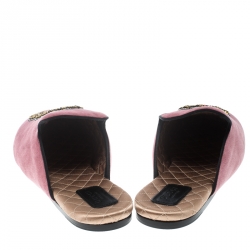 مملوكة مسبقًا Gucci Pink Velvet Crystal Embellished Lawrence Slippers Size 41