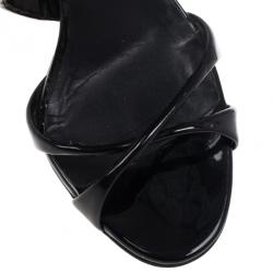 مملوكة مسبقًا Gucci Black Strappy Sandals Size 36