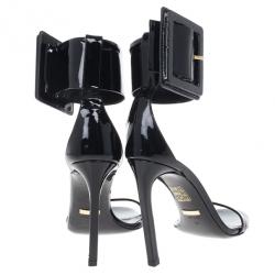 مملوكة مسبقًا Gucci Black Buckled Patent Leather Sandals Size 36