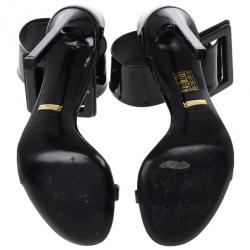 مملوكة مسبقًا Gucci Black Buckled Patent Leather Sandals Size 36
