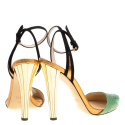 مملوكة مسبقًا صندل غوتشي مقدمة مفتوحة سيور كاحل سويدي مع جلد نقش ثعبان أخضر مقاس 38