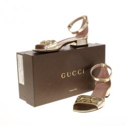 مملوكة مسبقًا Gucci Gold Horsebit Detail Ankle Strap Sandals Size 36.5