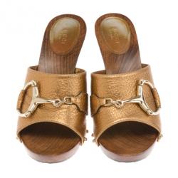مملوكة مسبقًا Gucci Gold Metallic Leather Icon Bit Clogs Size 38