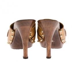 مملوكة مسبقًا Gucci Gold Metallic Leather Icon Bit Clogs Size 38