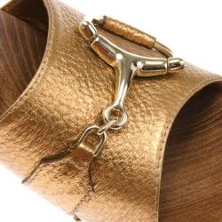 مملوكة مسبقًا Gucci Gold Metallic Leather Icon Bit Clogs Size 38